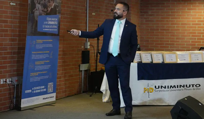 La apertura del Summit estuvo a cargo del Dr. Faber Andrés Álzate Ortiz, Rector de UNIMINUTO Seccional Antioquia - Chocó, quien dictó la conferencia central titulada 'Liderazgo Consciente y Transformacional'.