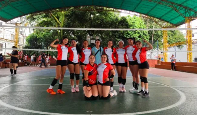 Equipo de voleibol femenino Bogotá presencial campeón de los XIV Juegos Nacionales UNIMINUTO 2026 