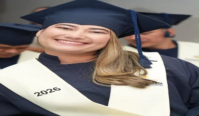 Rostros llenos de felicidad durante la ceremonia de grados