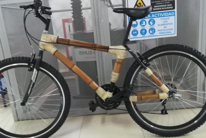 UNIMINUTO Bogotá – Presencial le apuesta a la sostenibilidad ambiental con la elaboración de bicicletas de bambú.
