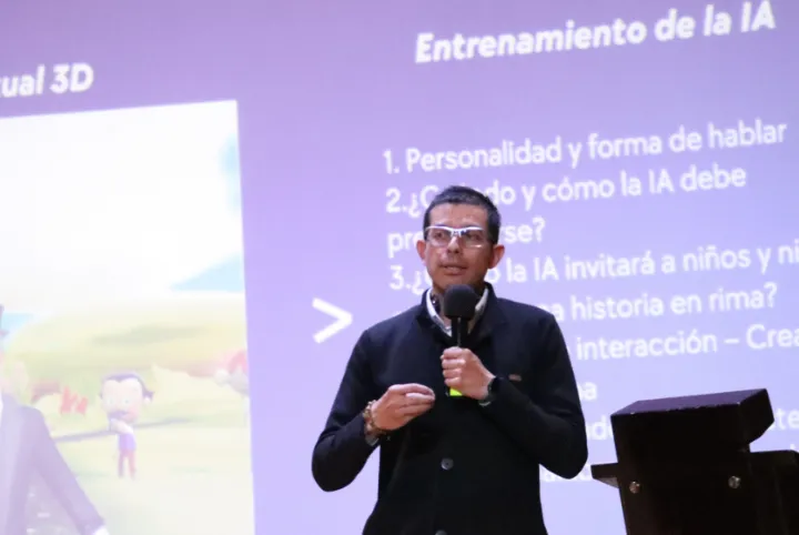 Profesor Carlos Felipe Gómez presenta su proyecto Avatar de Rafael Pombo con inteligencia artificial