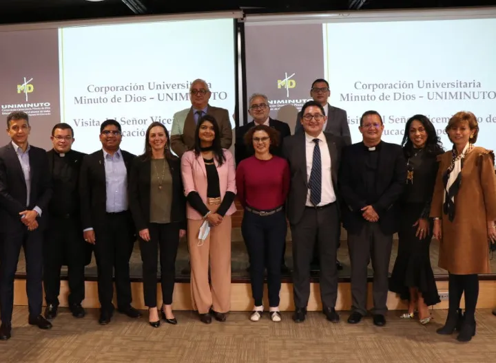 Los equipos del Viceministerio de Educación y de UNIMINUTO