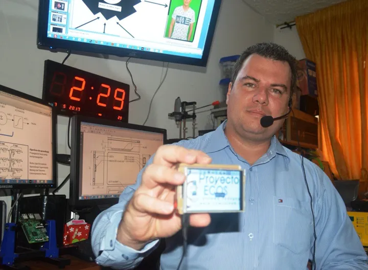 Profesor Alexander Tobar