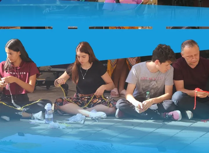Jóvenes participando en la iniciativa de pedagogía dialogante 