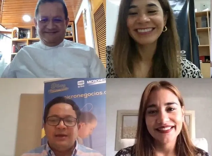 Cuatro personas reunidas de manera virtual.