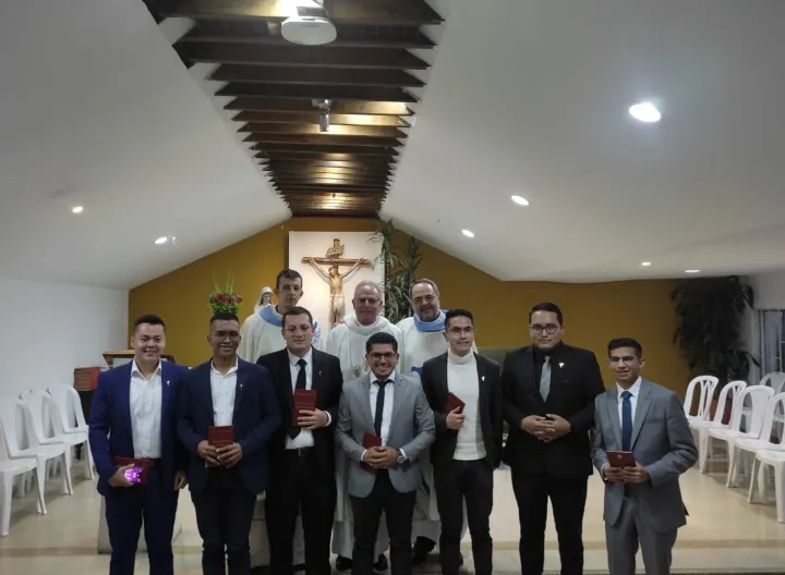 Jóvenes de la “Casa de Formación La Misión” firmaron Probación, para formarse hacia la vida apostólica en comunidad.