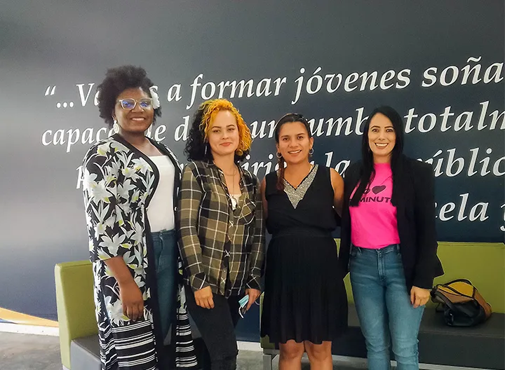 Con picnic literario se conmemoró el día de la mujer en Pereira