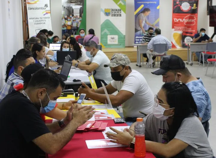 Microempresarios participan de esta feria de servicios 