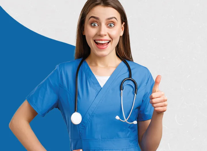 medica con pulgar alto