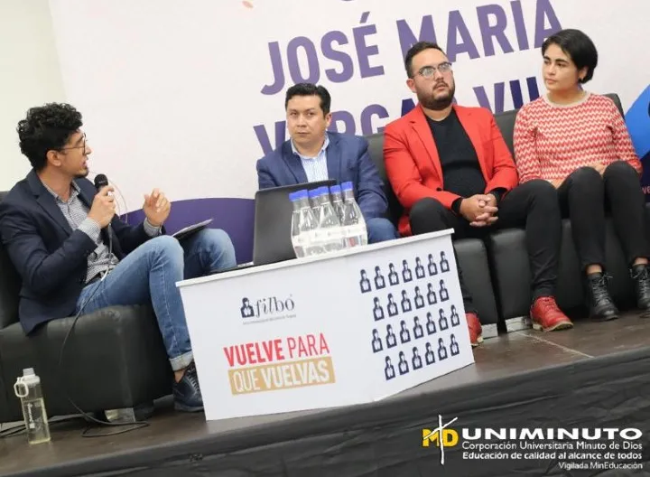 Panel de autores en la FILBO. 