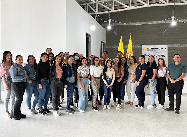 Entrega-de-becas-en-Chinchiná.jpg