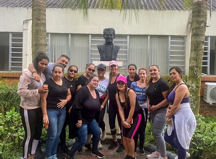 Estudiantes-de-Chinchiná-visitan-elguásimo.jpg