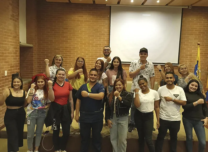 Egresados de UNIMINUTO que bridaron la inducción a estudiantes nuevos