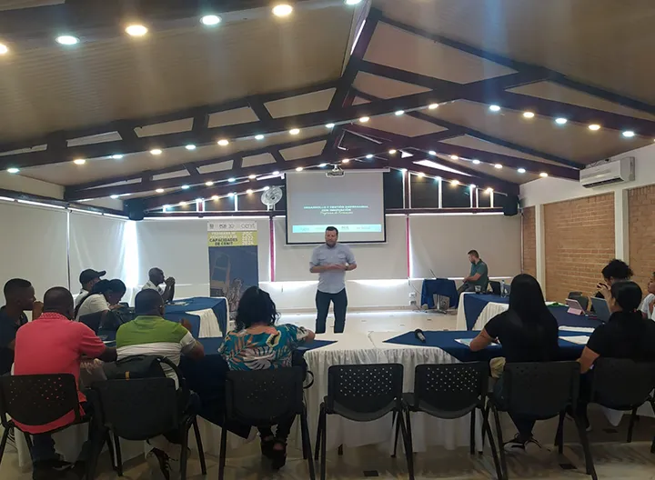 Empresarios-se-encuentran-en-socialización-del-programa-de-desarrollo-de-capacidades-empresariales-(PDC)-CENIT-UNIMINUTO-2022-2024