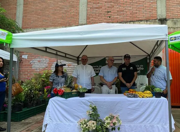  Entrega de módulos con la presencia de autoridades tanto del municipio de Cúcuta como de El Minuto de Dios