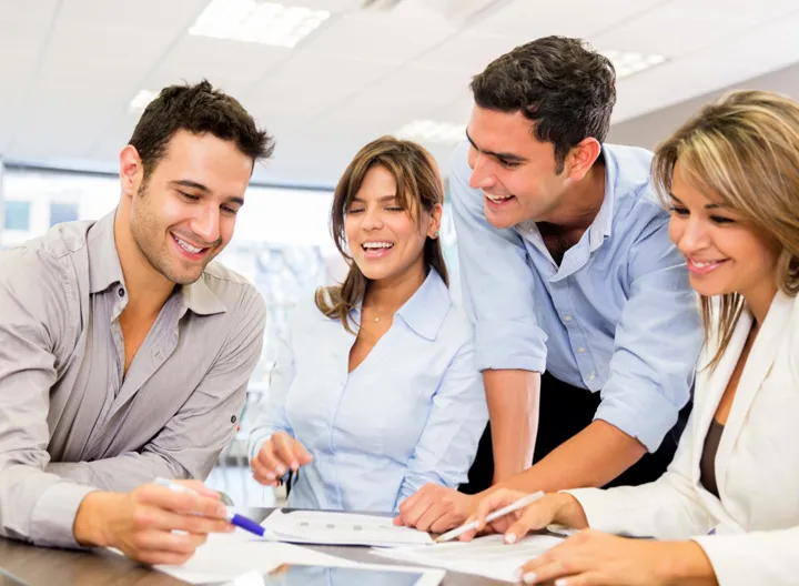 empleados felices UNIMINUTO