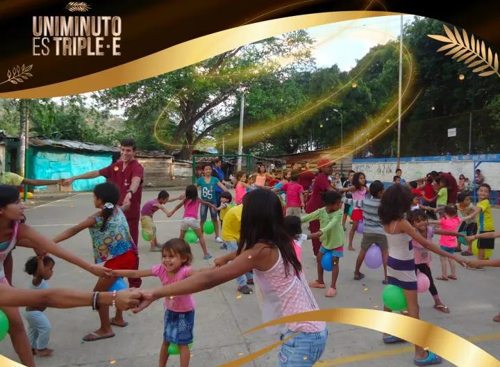 Niños con estudiante universitario