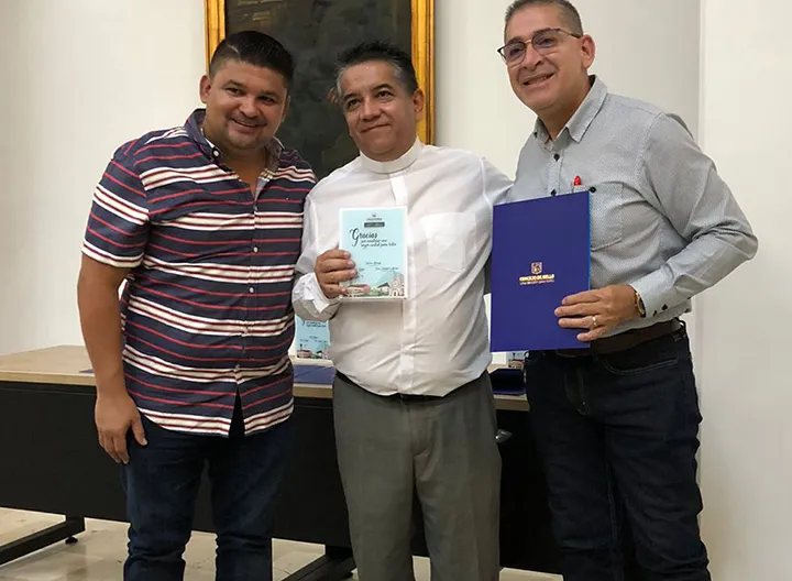 Concejo de Bello entregó reconocimiento a UNIMINUTO por su contribución en la educación del municipio