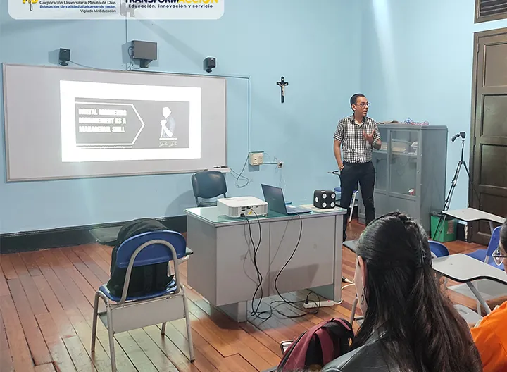 “Empresarios en el Aula”: De la Sala de Juntas a las Aulas de Clases