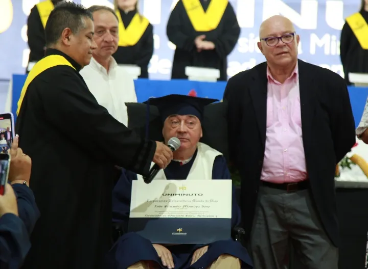 graduación profe Luis Fernando Montoya