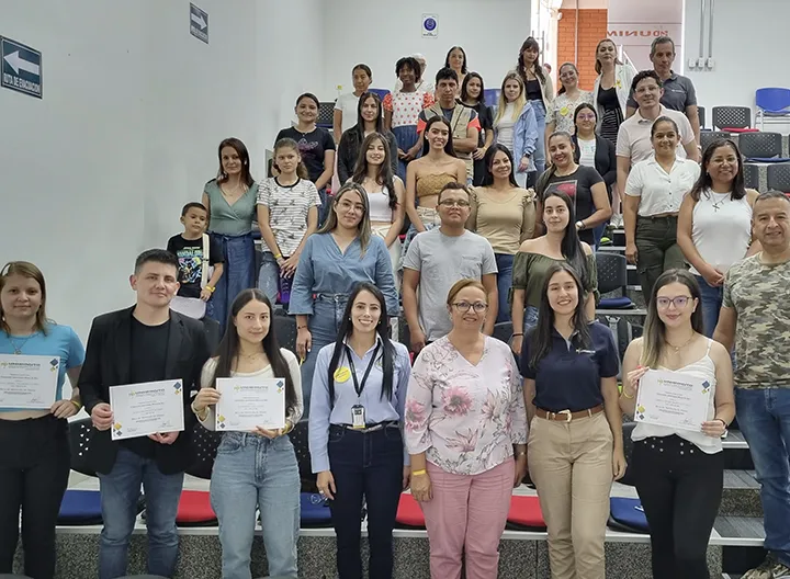 Estudiantes que recibieron beca en UNIMINUTO Pereira