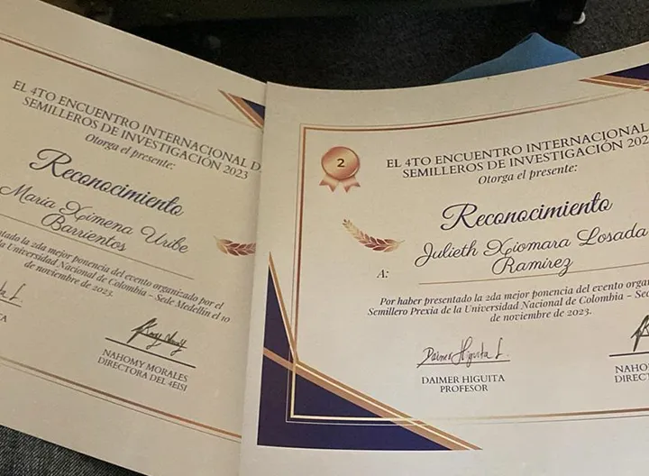 Diploma de las estudiantes