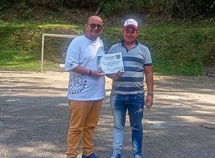 Entrega de reconocimiento vereda El Chorrillo, Villeta, Cundinamarca.  