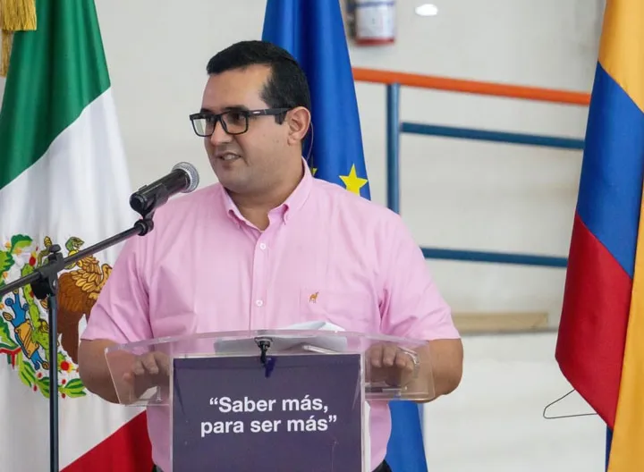 Docente Héctor Tarazona durante su proceso de movilidad a la Universidad del Valle de Atemajac
