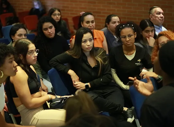 Estudiantes UNIMINUTO pertenecientes al semillero de investigación Innovapaces