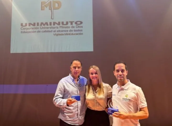 UNIMINUTO premio Coursera