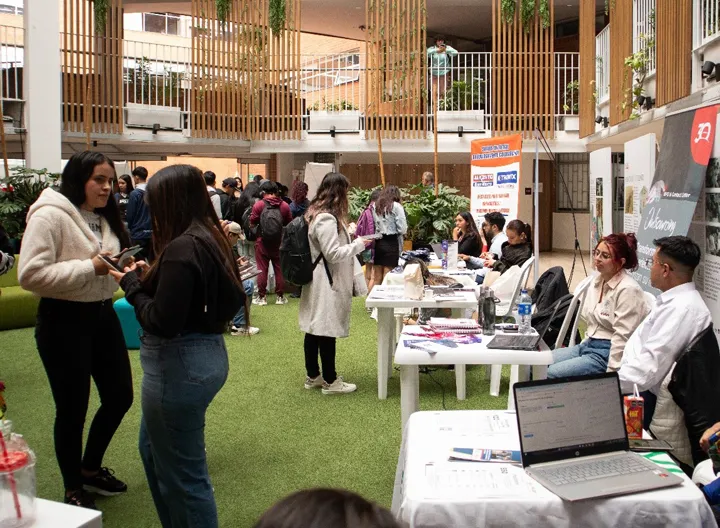 Foto de feria de emprendimiento