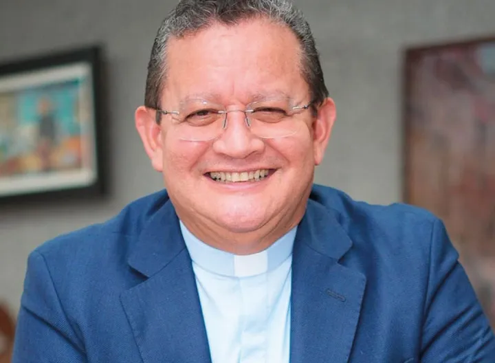 Padre Harold Castilla Devoz como Rector General 