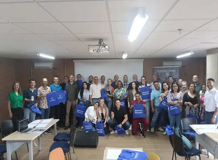 •	Aprendizaje desde la experiencia docente. •	Construcción colectiva de conocimiento pedagógico. •	Comprensión aplicada de la evaluación autentica. •	Fortalecimiento de la retroalimentación formativa y la integración de agentes conversacionales.