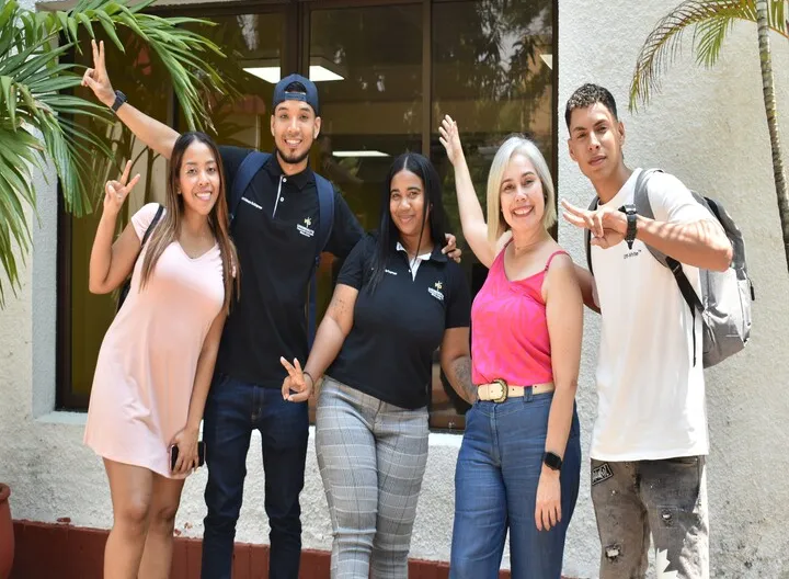Jóvenes estudiantes en UNIMIUNTO Centro Occidente 
