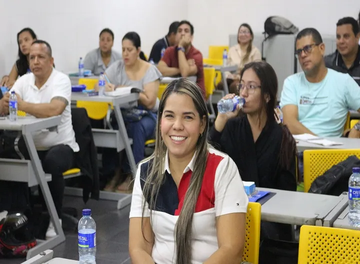 Estudiantes durante las inducciones en UNIMINUTO Caribe