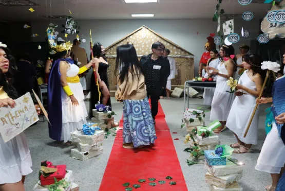 Estudiantes LILEX en el escenario del LinguaFest 2025