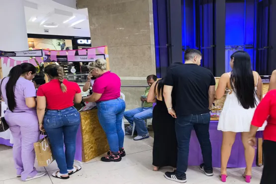 Público asistente a EXPOUNIMINUTO Feria Comercial - CC ACQUA - Ibagué 3