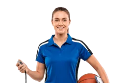 Mujer entrenadora con cronómetro, balón y tablero táctico en contexto de educación física, entrenamiento deportivo y formación integral