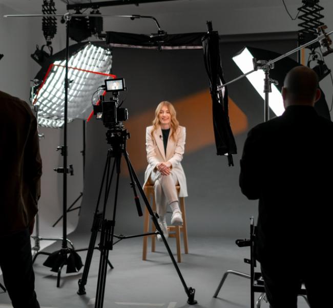 Personas en estudio de grabación